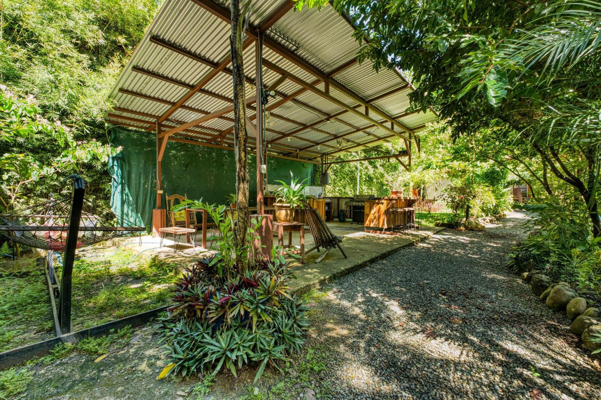 Bamboo River House And Hotel Dominical Exterior foto