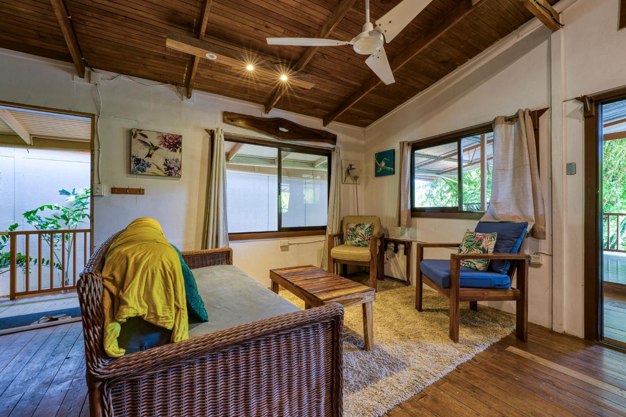 Bamboo River House And Hotel Dominical Exterior foto