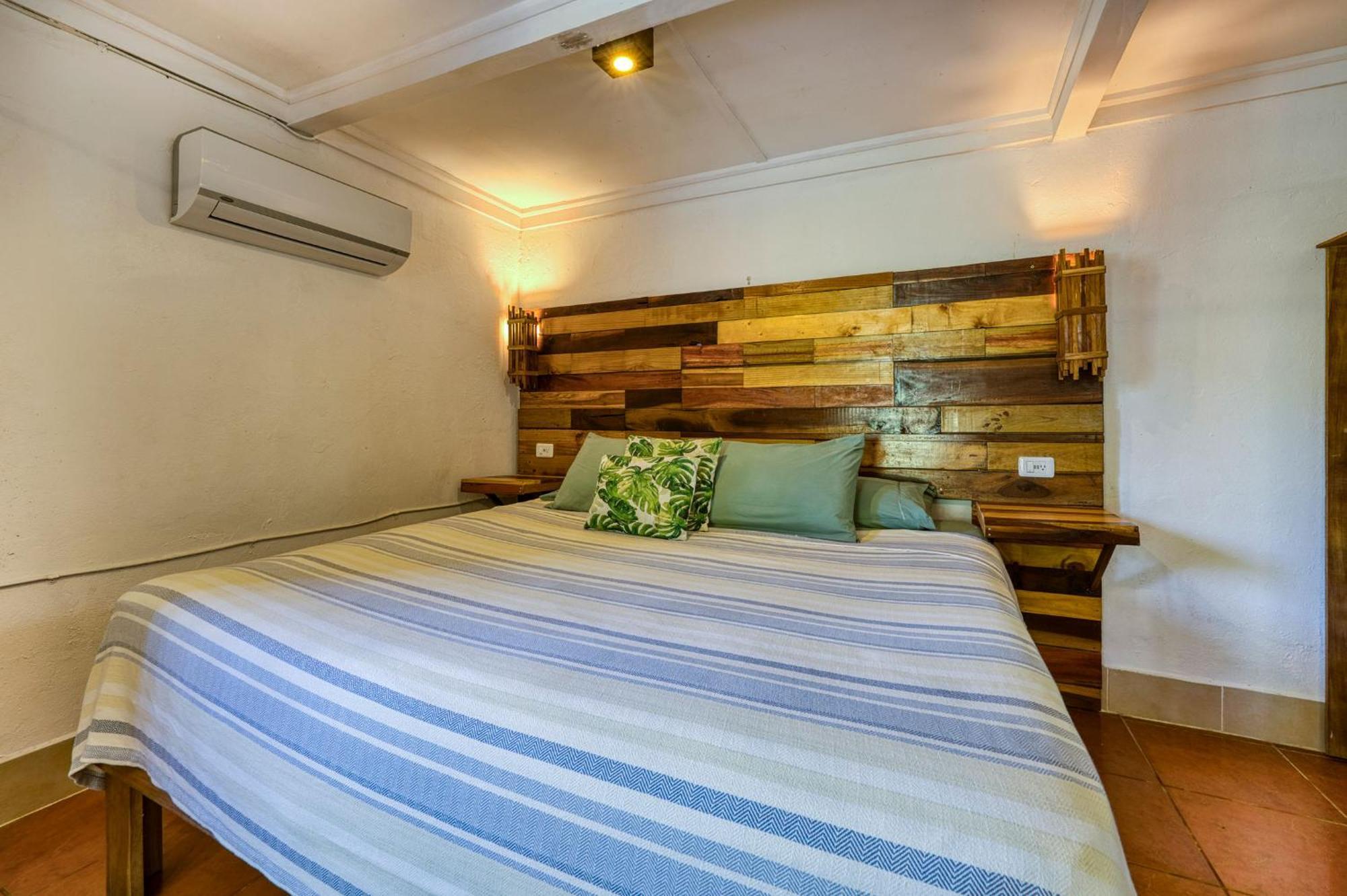 Bamboo River House And Hotel Dominical Exterior foto